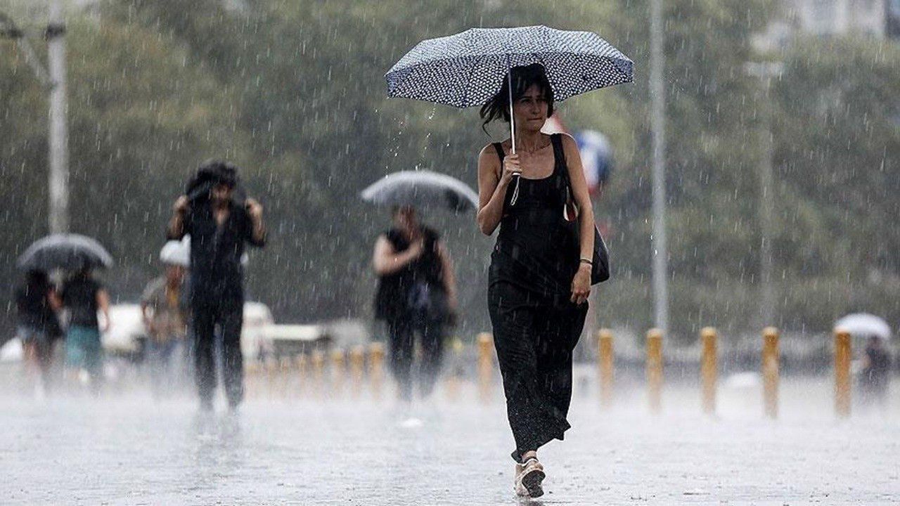 Kuzeyde sağanak, batıda sıcak! Meteoroloji açıkladı: Bugün hava nasıl olacak?