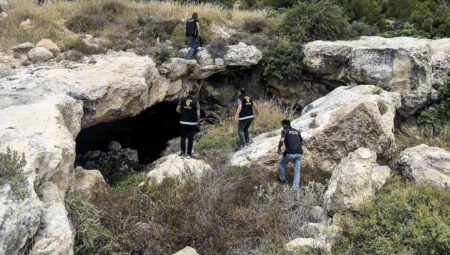 Mersin’de 17 yıl cezalı firari mağarada yakalandı