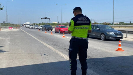 Mersin’de dronlu trafik kontrolü: Şoförlere ceza yağdı