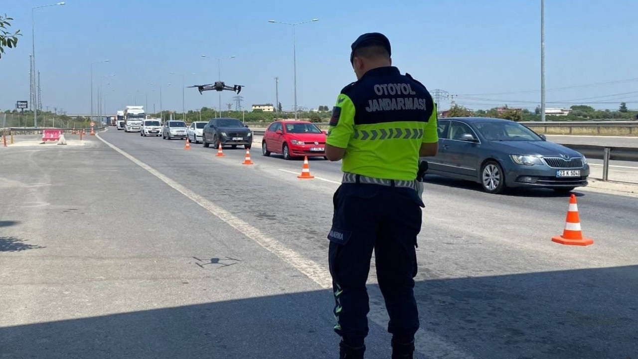 Mersin’de dronlu trafik kontrolü: Şoförlere ceza yağdı