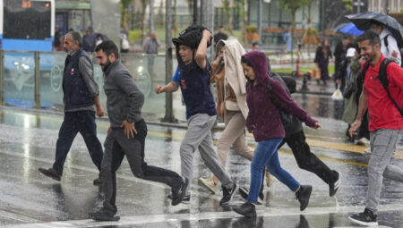 Meteoroloji uyardı! Yeni haftada hava serinliyor, birtakım vilayetlerde kuvvetli yağış var