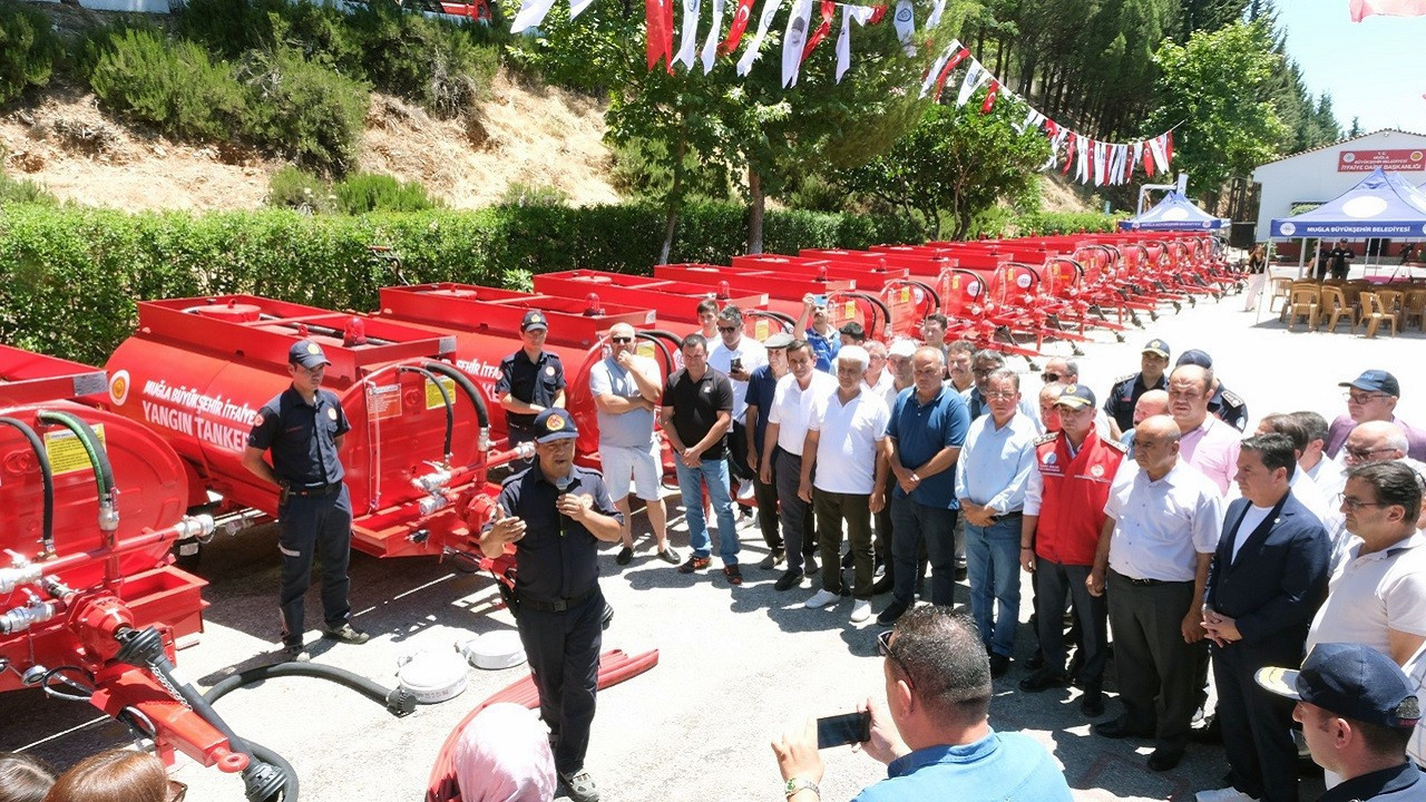 Muğla Büyükşehir Belediyesi’nden kırsal mahallelere yangın tankeri dayanağı