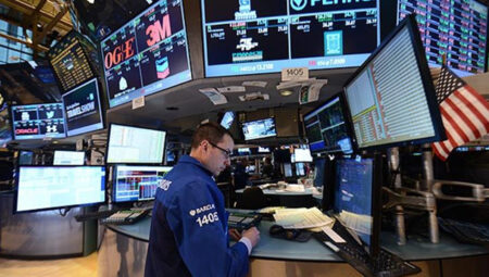 New York borsası karışık seyirle açıldı