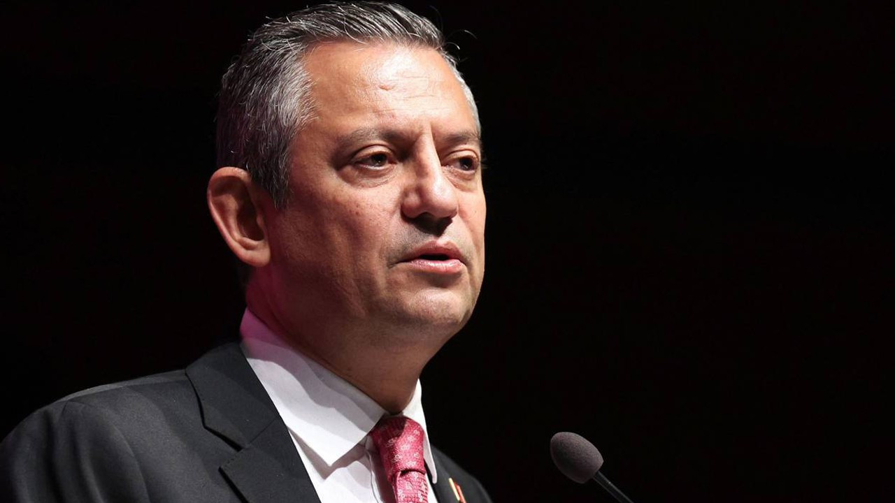 Özel’den Ferdi Zeyrek için duygusal kelamlar: Aklımın ve kalbimin yarısını kaybettim