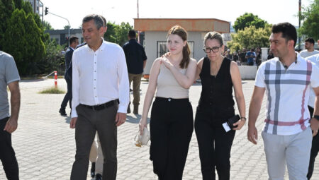 Özgür Özel, Ferdi Zeyrek’in kızı Nehir’i üniversite imtihanında yalnız bırakmadı