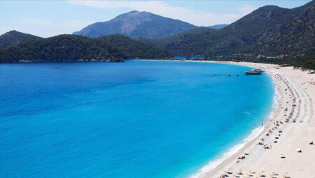Resmi Gazete’de yayımlandı: Deniz kıyısındaki ormanlar turizme açılıyor! Tek bir koşul var…