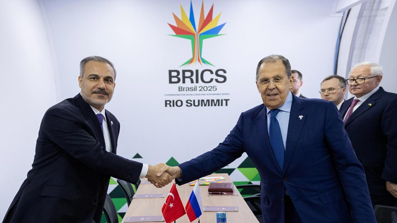 Son dakika: Bakan Fidan mevkidaşı Lavrov ile görüştü