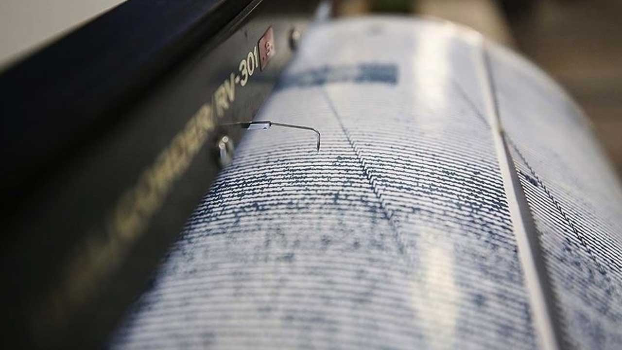 Son dakika: Ege Denizi’nde şiddetli sarsıntı
