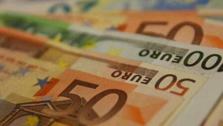 Tepe yenilendi: Euro/TL’de yeni rekor seviye!