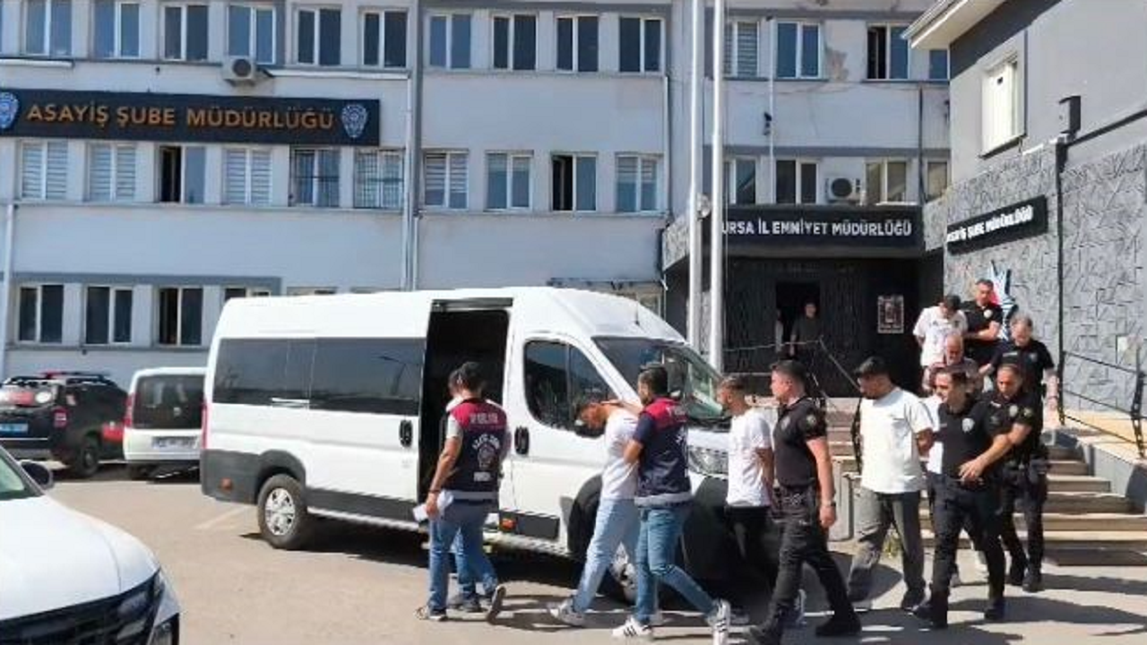 Toplumsal medyada milyonluk borsa oyunu: Vurgunculara operasyon