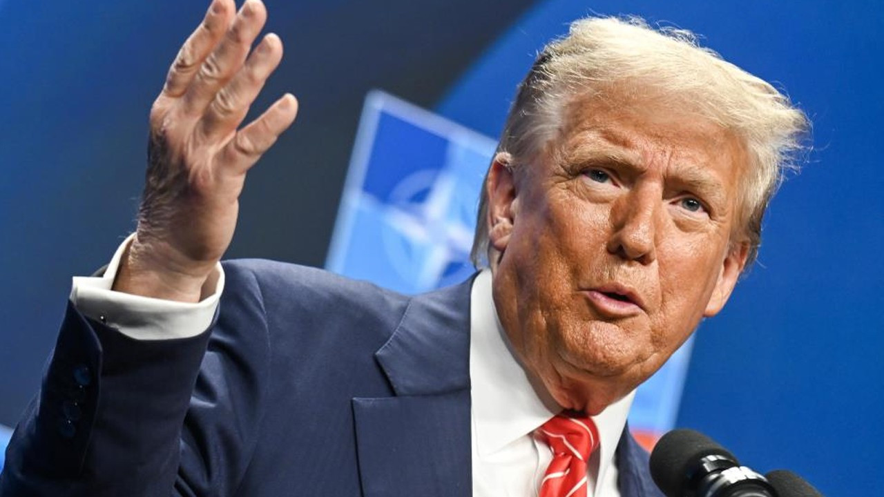 Trump: CNN ve New York Times’daki geçersiz muhabirler kovulmalı