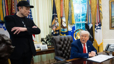 Trump, Elon Musk’ın “aklını kaçırdığını” söyledi