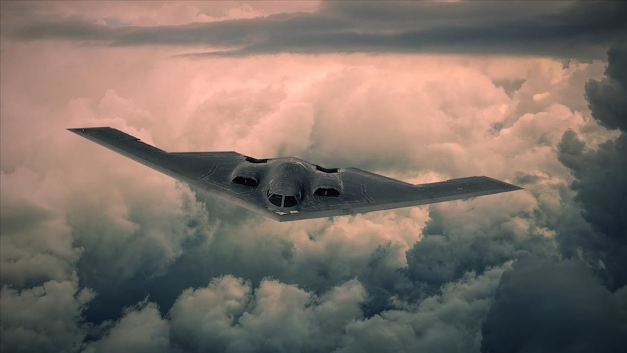 Trump, ‘İran’ı bombala’ müziğiyle paylaşım yaptı: B-2 uçağının görüntüsünü paylaştı