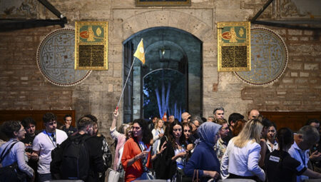 Türkiye’ye gelen turist sayısı beş ayda 15,6 milyonu aştı